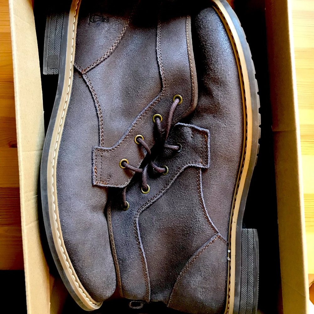 Penguin Melvin Light Brown Suede Boots Size 11.5